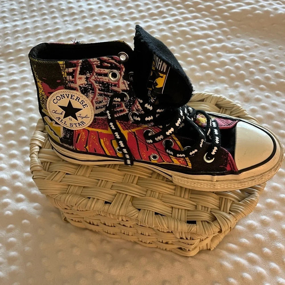 CONVERSE x BATMAN x CHUCK TAYLOR ALL STAR SNEAKERS Unisex Women’s 7 Men’s 5 - Picture 1 of 8